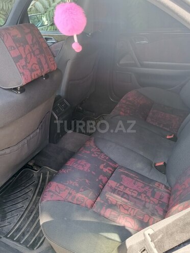 Mercedes E 220-4