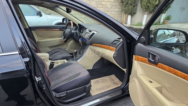 Hyundai Sonata-12