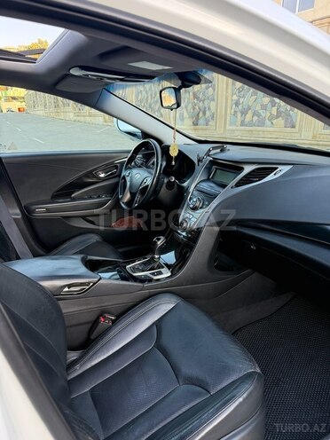 Hyundai Grandeur-9