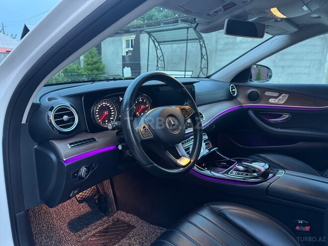 Mercedes E 220 d-9