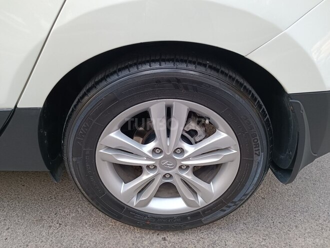 Hyundai ix35-13