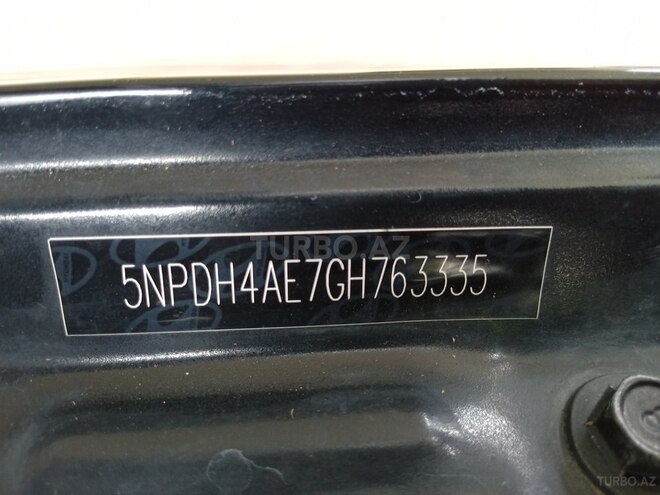 Hyundai Elantra-4