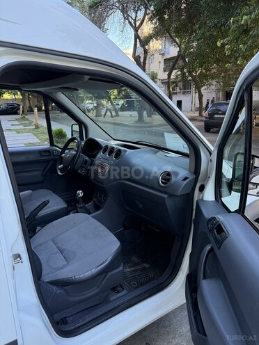 Ford Transit Connect-12