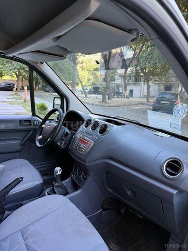 Ford Transit Connect-13