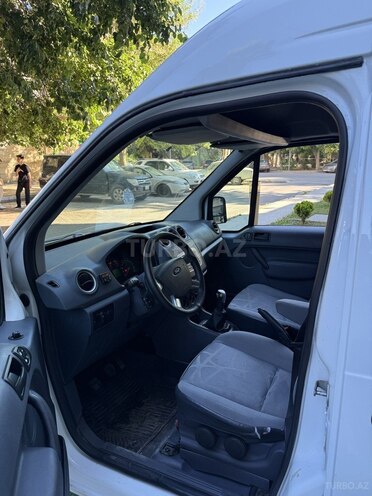 Ford Transit Connect-9