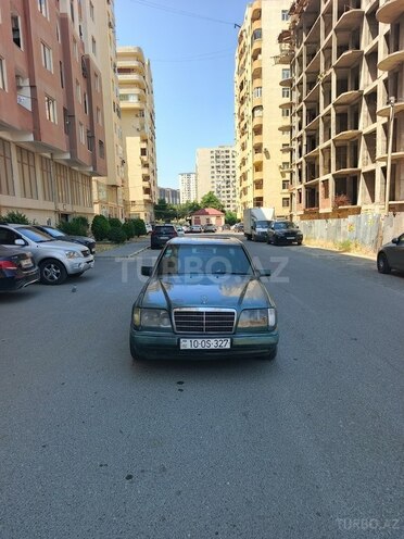 Mercedes E 300-1