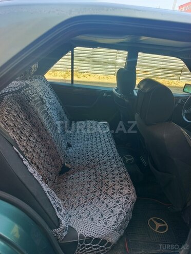 Mercedes E 300-4