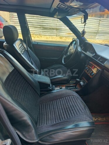 Mercedes E 300-5