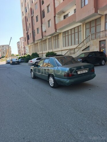 Mercedes E 300-2