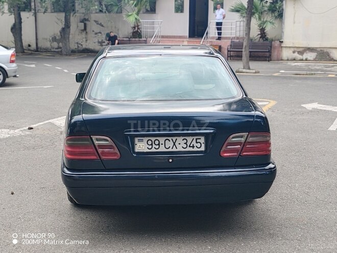 Mercedes E 220-3