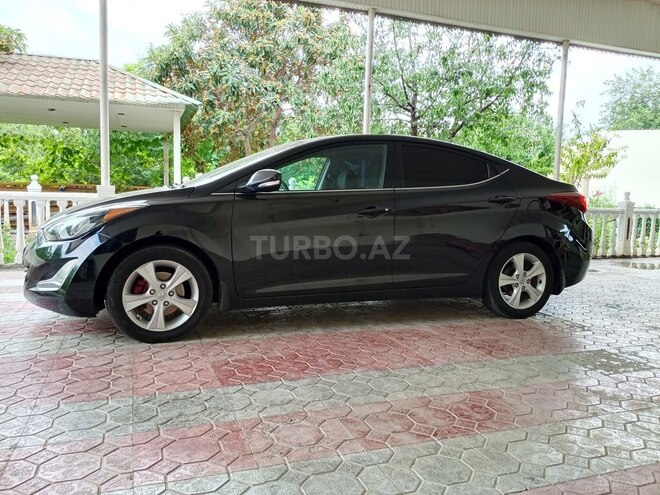 Hyundai Elantra-6