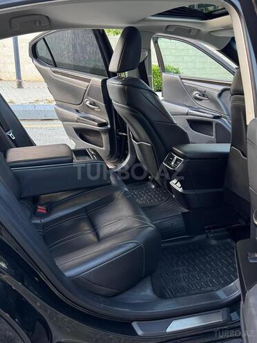Lexus ES 250-11