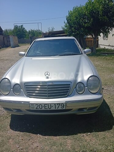 Mercedes E 240-6
