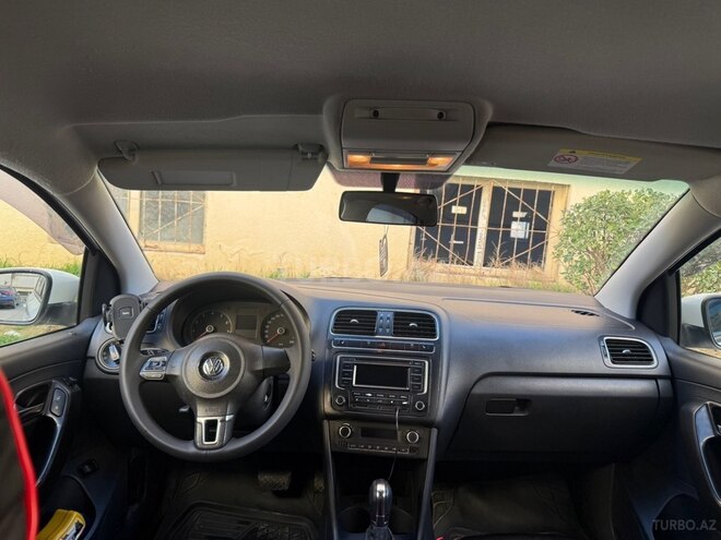 Volkswagen Polo-7