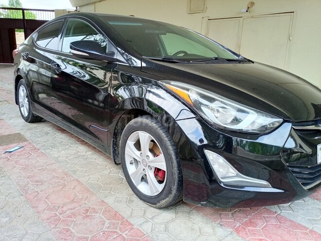 Hyundai Elantra-13