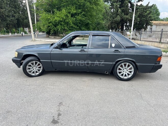 Mercedes 190-5