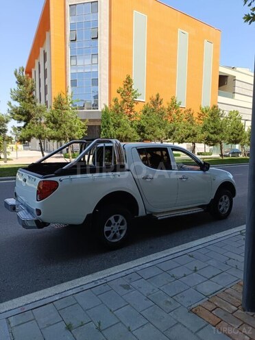 Mitsubishi L200-6