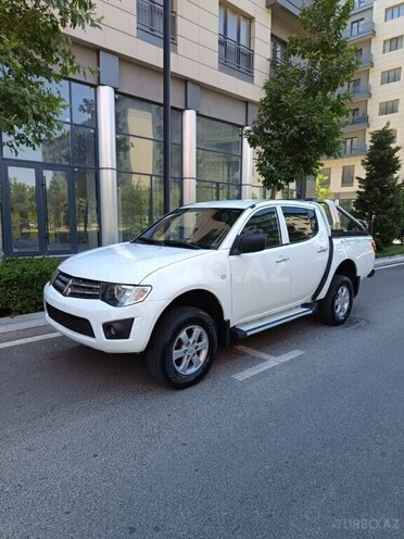 Mitsubishi L200-4
