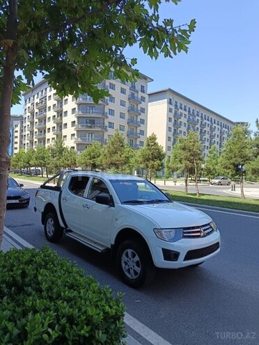Mitsubishi L200-7