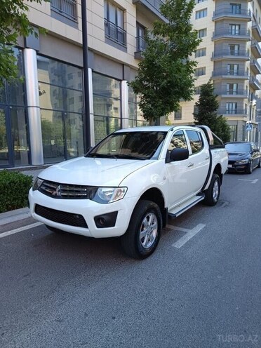 Mitsubishi L200-9