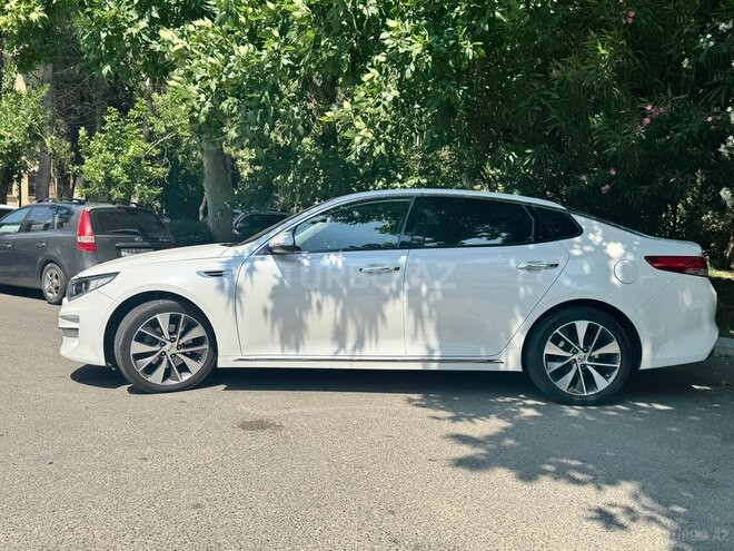 Kia K5-4