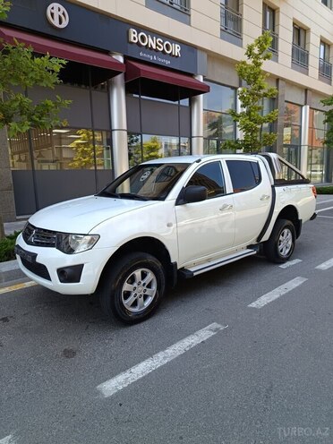 Mitsubishi L200-14
