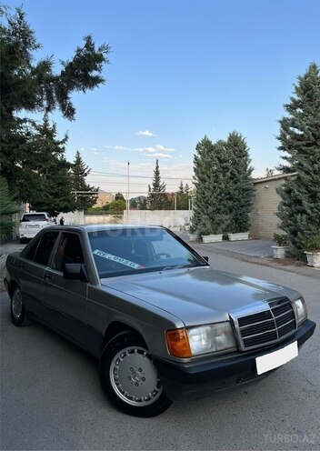 Mercedes 190-2