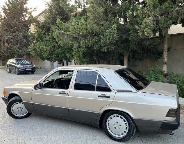 Mercedes 190-4