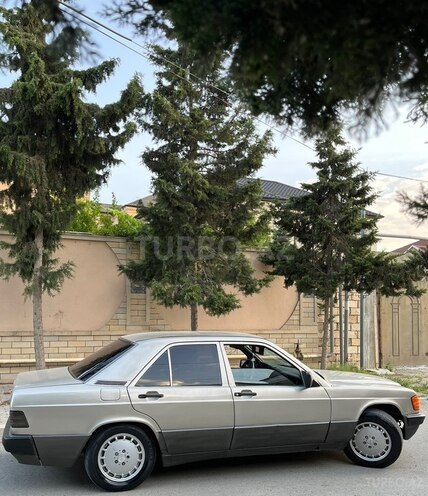 Mercedes 190-6
