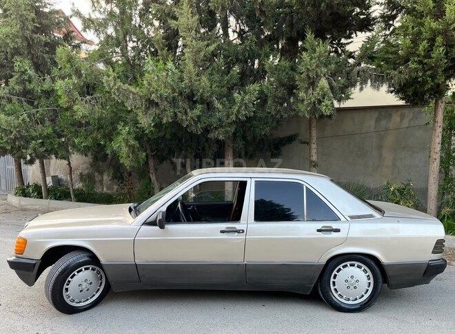 Mercedes 190-7