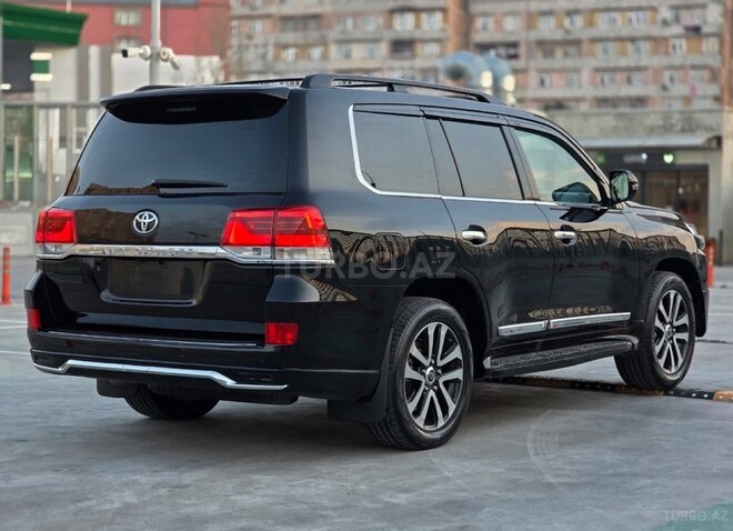 Toyota Land Cruiser-6