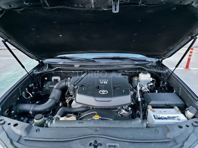 Toyota Land Cruiser-16