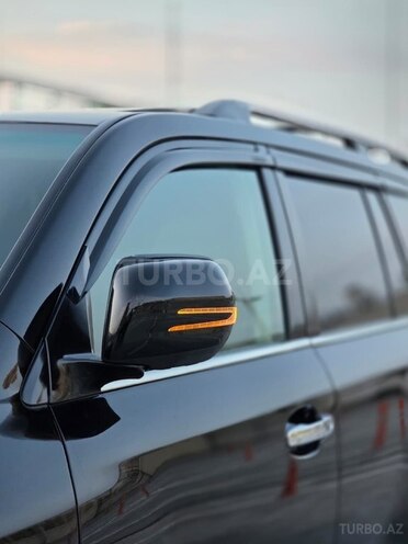 Toyota Land Cruiser-18