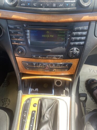 Mercedes E 270-13