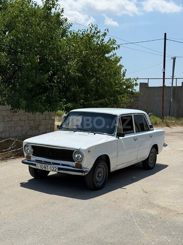 LADA (VAZ) 21011-2