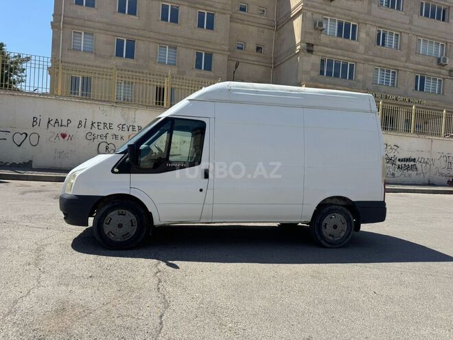 Ford Transit-3