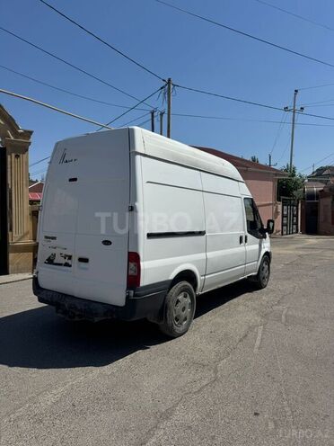 Ford Transit-4