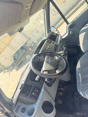 Ford Transit-6