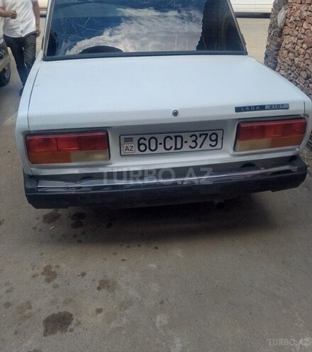LADA (VAZ) 2107-2