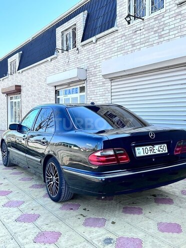 Mercedes E 280-6