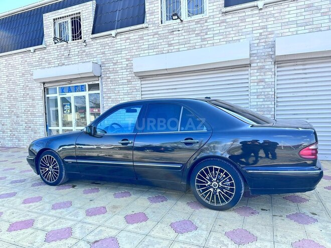 Mercedes E 280-5