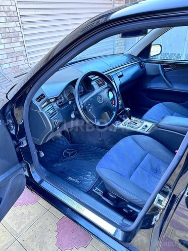 Mercedes E 280-8