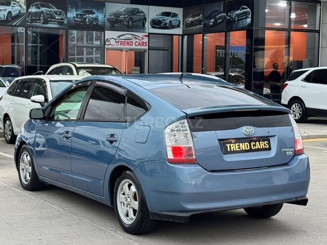 Toyota Prius-5