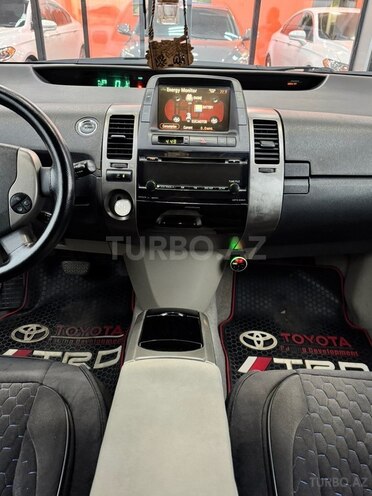 Toyota Prius-16