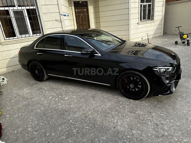 Mercedes E 220 d-3