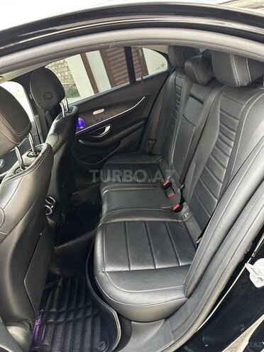 Mercedes E 220 d-12