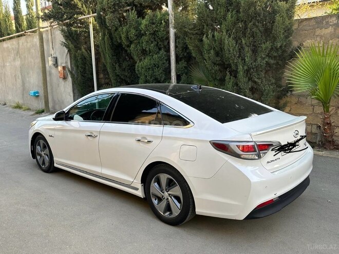 Hyundai Sonata-2