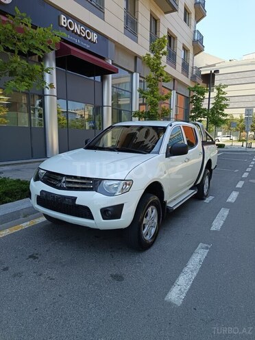 Mitsubishi L200-15