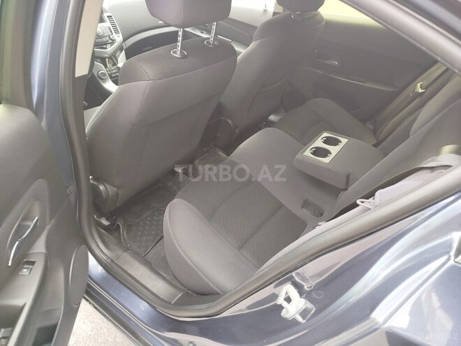 Chevrolet Cruze-11