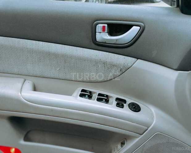 Hyundai Sonata-14